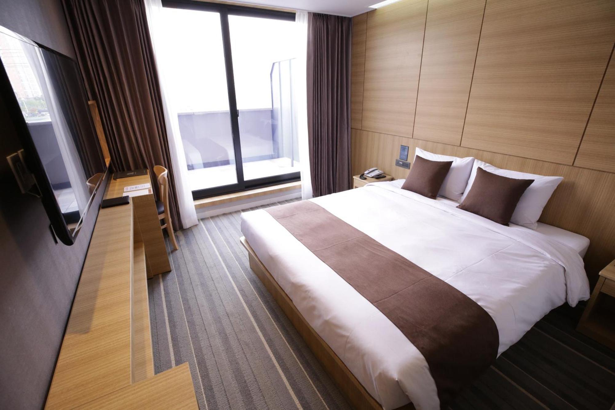 Honors Hotel Hwaseong Exterior photo