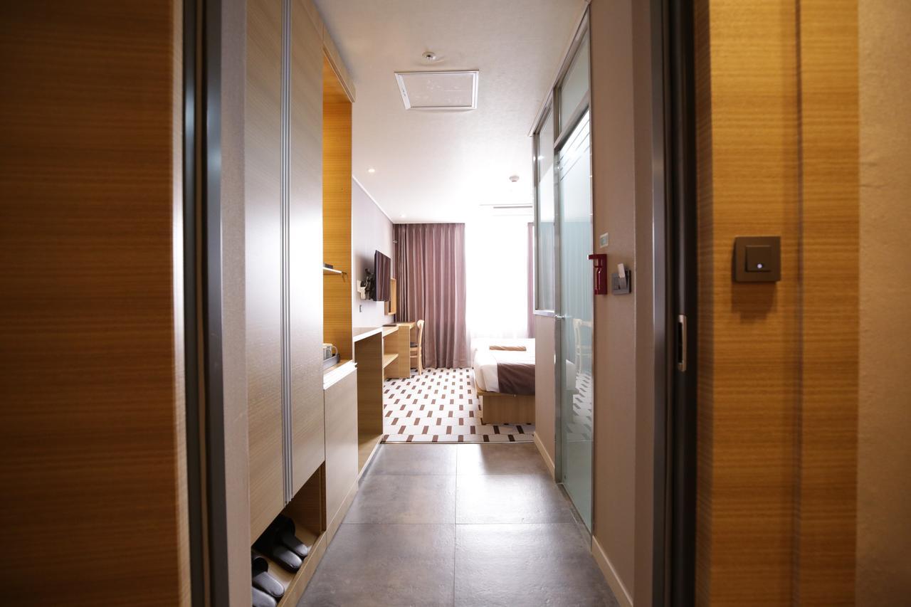 Honors Hotel Hwaseong Exterior photo